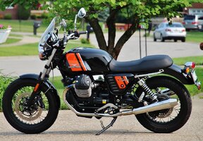 2014 Moto GUzzi V7 Special (3)-X3.jpg