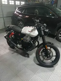 2024 Moto Guzzi V7 Stone Ten.webp